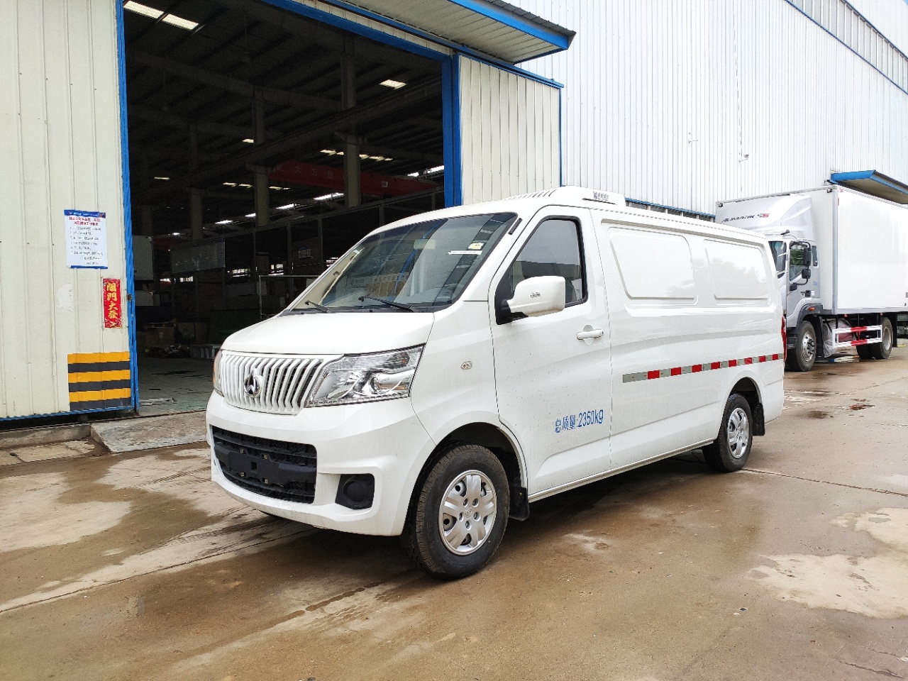 小型面包冷藏车